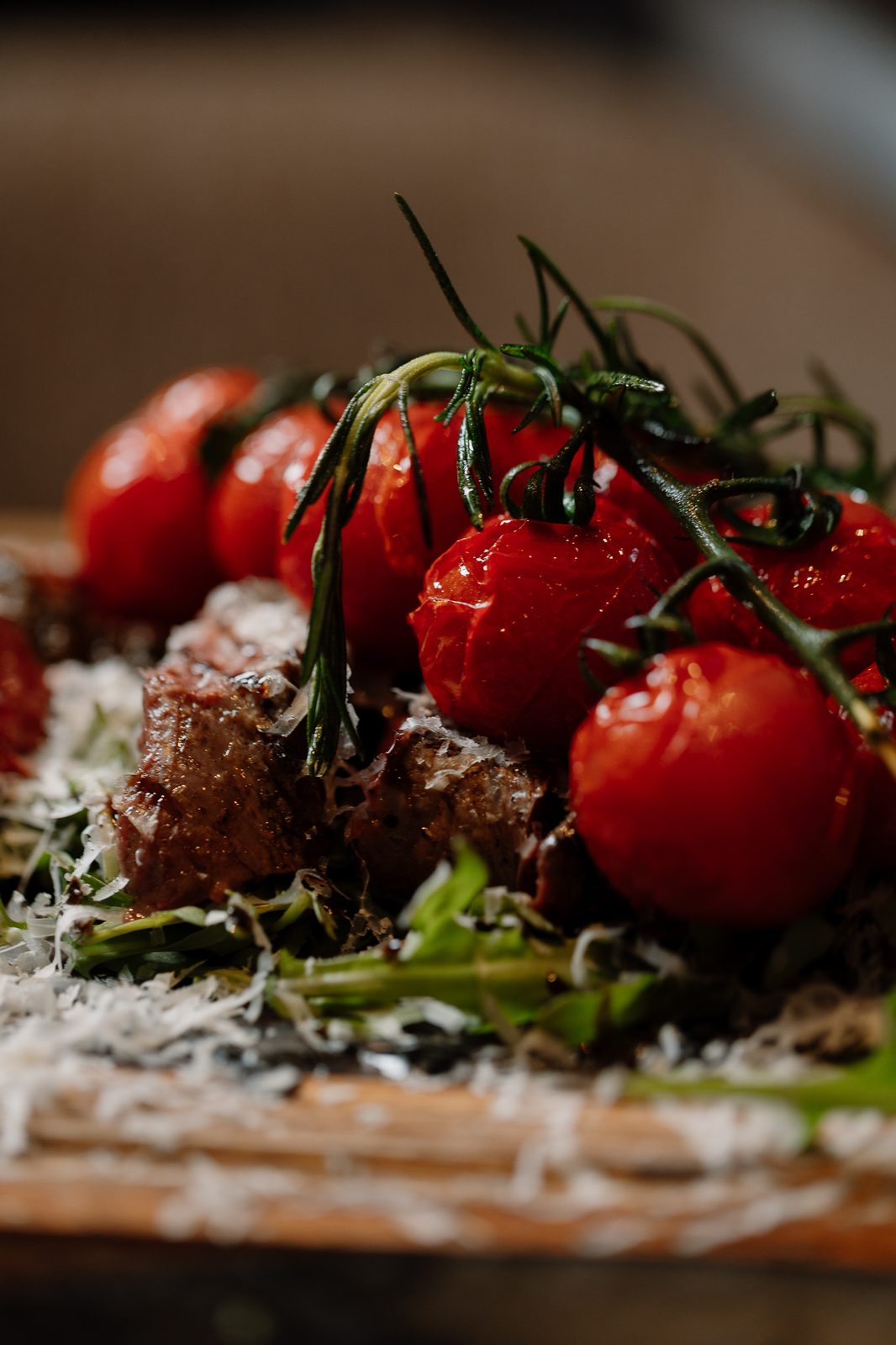 Accueil — GATE BRUSSELS Tagliata de bœuf, tomates confites et parmesan